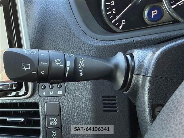 Toyota ESQUIRE 2015-02 8207422-25