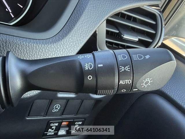 Toyota ESQUIRE 2015-02 8207422-26