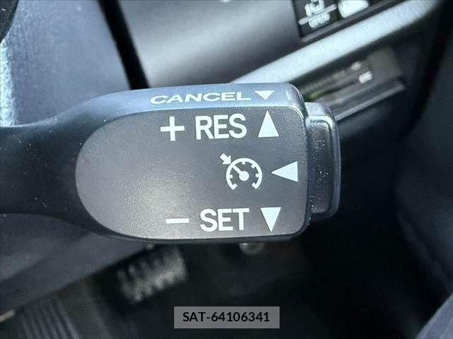 Toyota ESQUIRE 2015-02 8207422-6