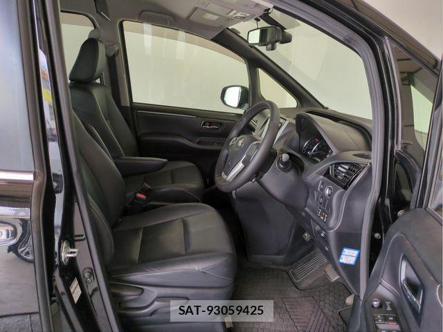 Toyota ESQUIRE 2016-01 8207425-26