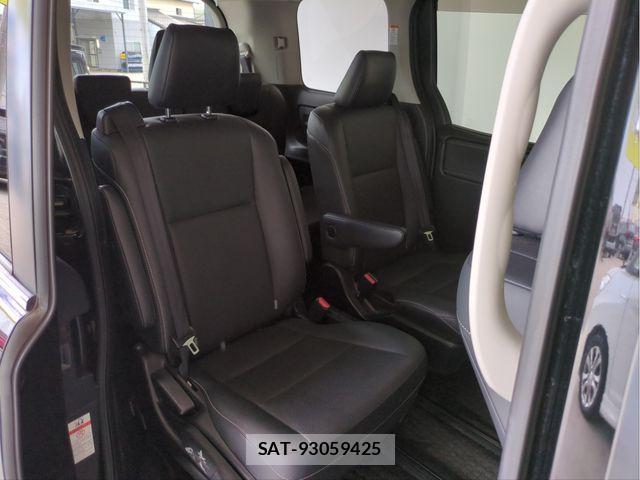 Toyota ESQUIRE 2016-01 8207425-27