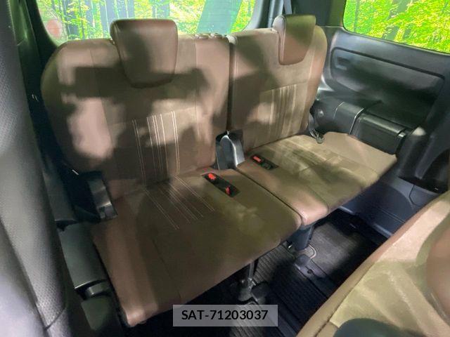 Toyota ESQUIRE 2019-03 8207417-9