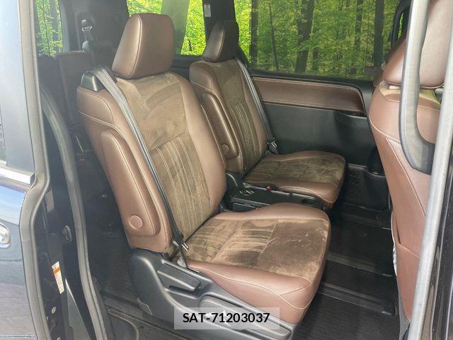 Toyota ESQUIRE 2019-03 8207417-8