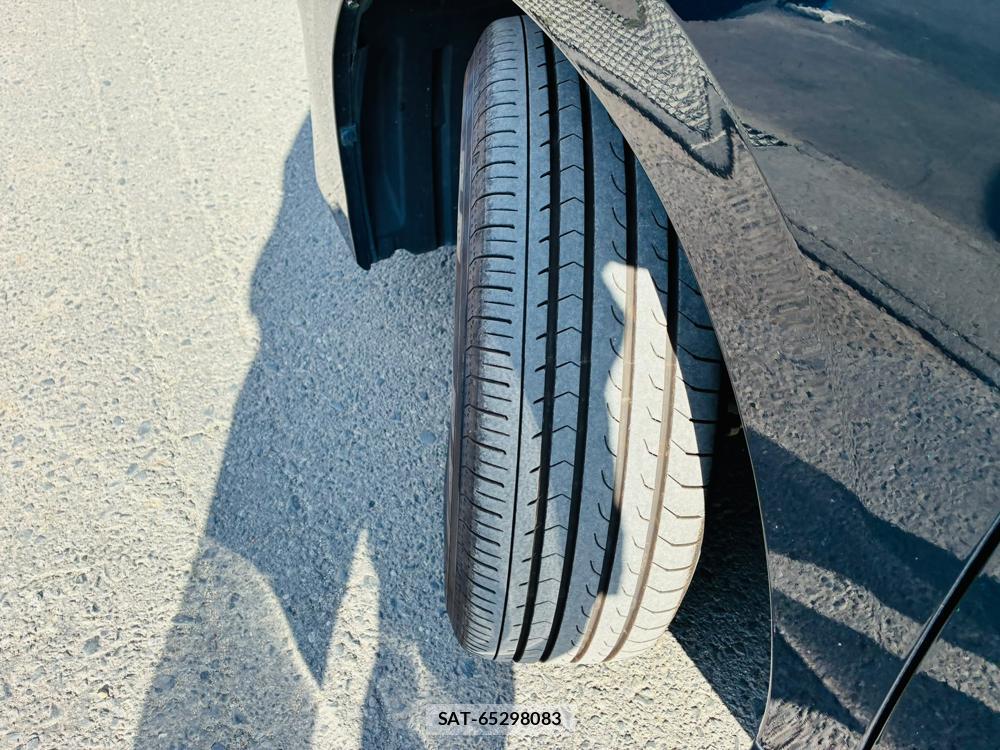 Toyota ESQUIRE 2018-09 8199626-31