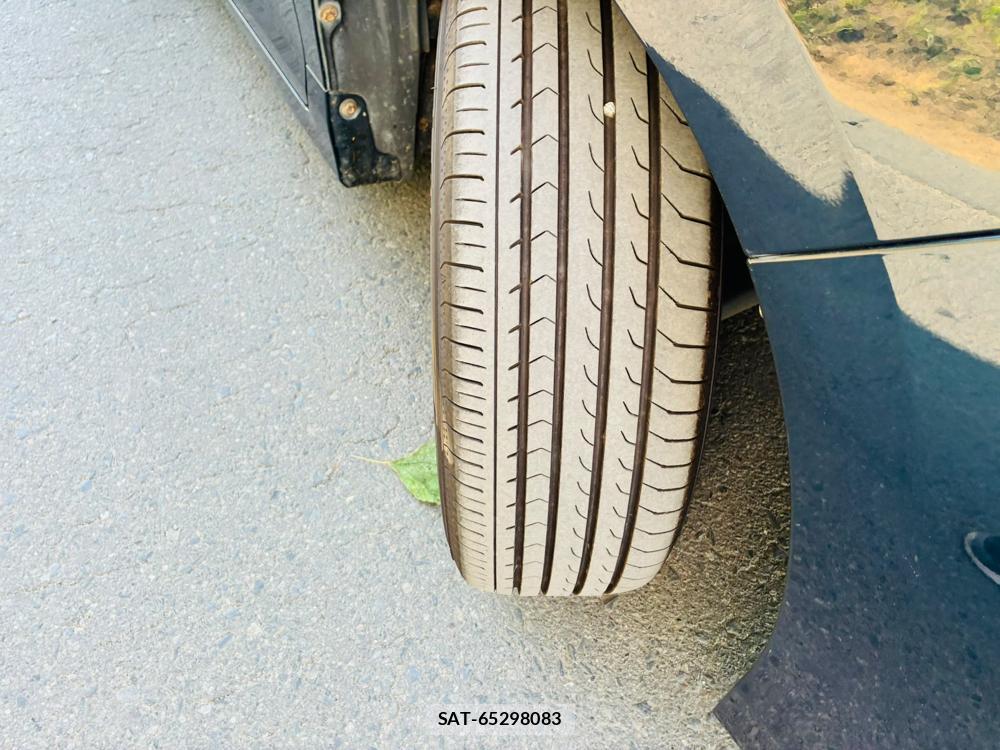 Toyota ESQUIRE 2018-09 8199626-32