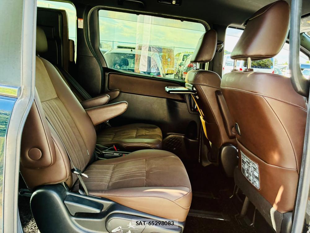 Toyota ESQUIRE 2018-09 8199626-8