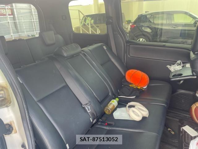 Toyota ESQUIRE 2018-06 8245150-8