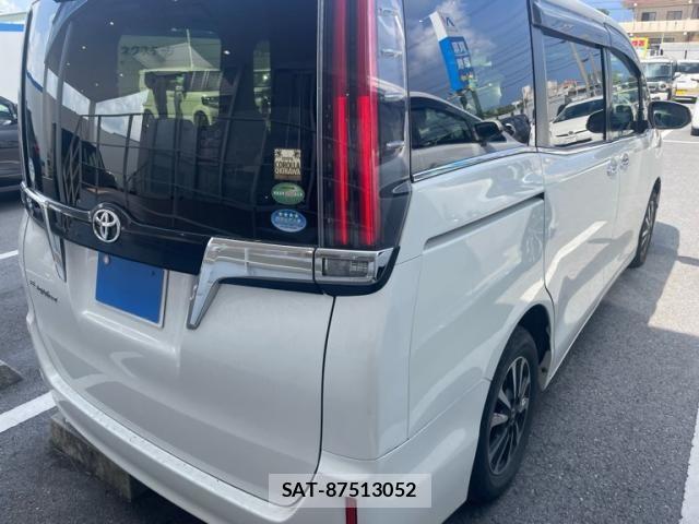 Toyota ESQUIRE 2018-06 8245150-9