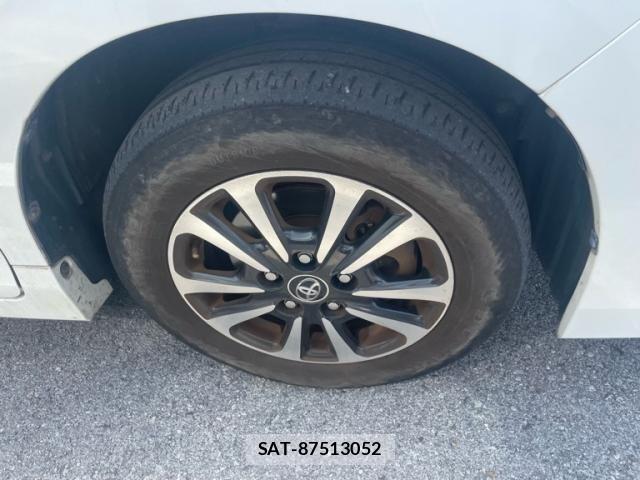 Toyota ESQUIRE 2018-06 8245150-15