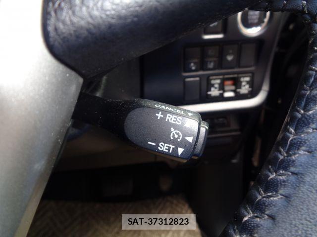 Toyota ESQUIRE 2020-03 8245151-21
