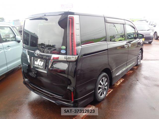 Toyota ESQUIRE 2020-03 8245151-2