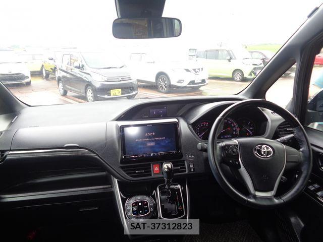 Toyota ESQUIRE 2020-03 8245151-7