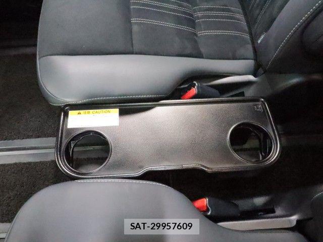 Toyota ESQUIRE 2020-07 8245148-9