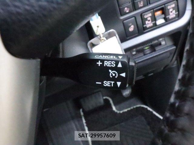 Toyota ESQUIRE 2020-07 8245148-22