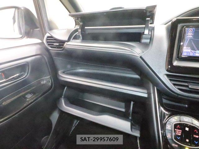 Toyota ESQUIRE 2020-07 8245148-25