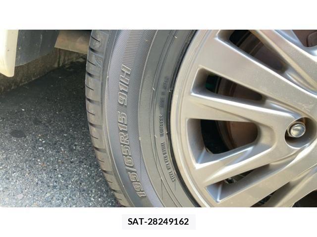 Toyota ESQUIRE 2015-11 8314336-9