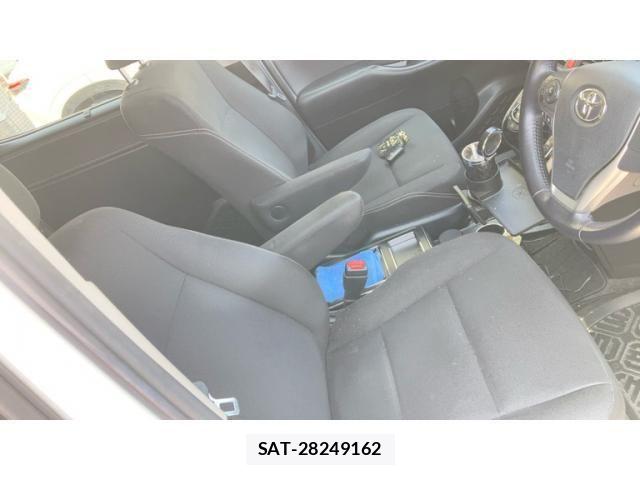 Toyota ESQUIRE 2015-11 8314336-14