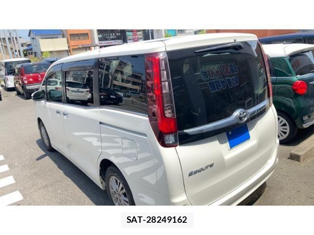 Toyota ESQUIRE 2015-11 8314336-3