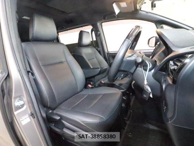 Toyota ESQUIRE 2019-07 8335734-3