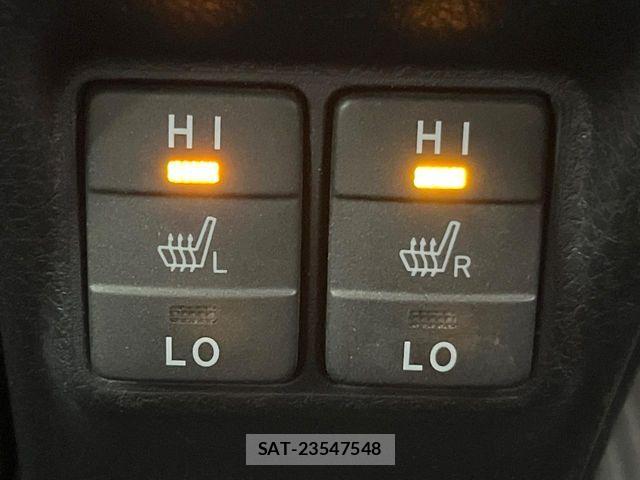 Toyota ESQUIRE 2017-10 8335732-6