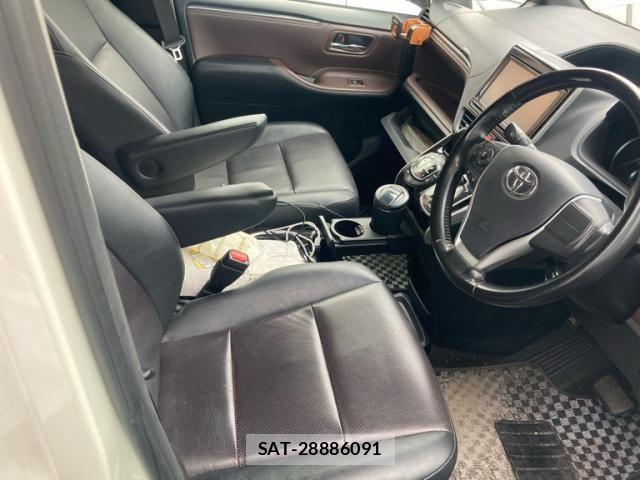 Toyota ESQUIRE 2015-04 8365770-9