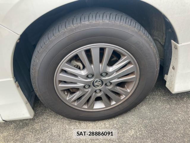 Toyota ESQUIRE 2015-04 8365770-2