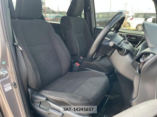 Toyota ESQUIRE 2017-11 8365767-9