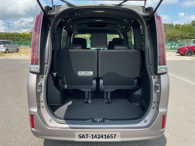 Toyota ESQUIRE 2017-11 8365767-13
