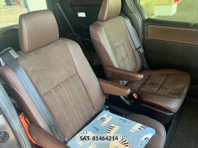 Toyota ESQUIRE 2018-03 8365768-12