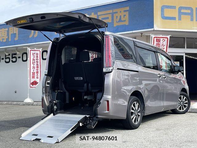 Toyota ESQUIRE 2019-08 8365765-0