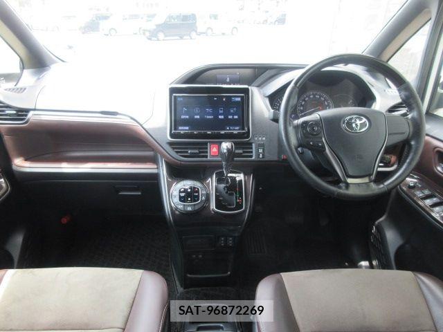 Toyota ESQUIRE 2017-12 8412237-1
