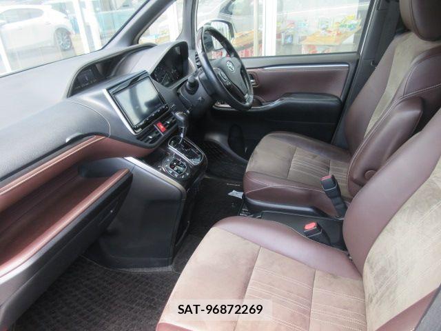 Toyota ESQUIRE 2017-12 8412237-5