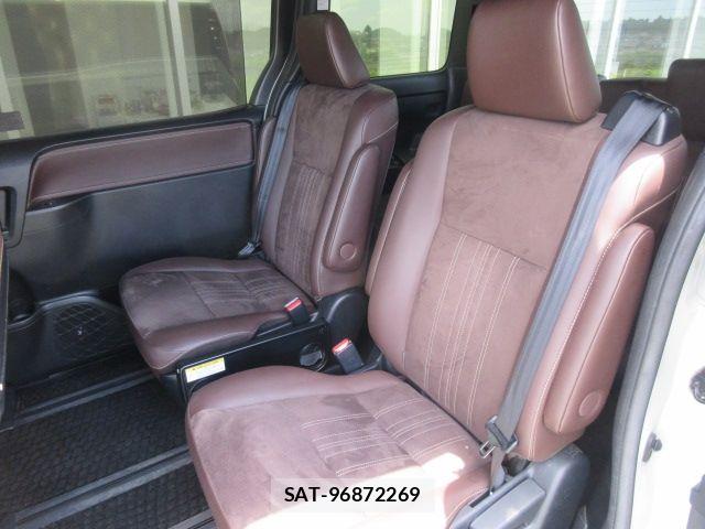 Toyota ESQUIRE 2017-12 8412237-6