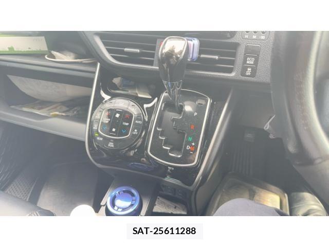 Toyota ESQUIRE 2015-09 8412241-16