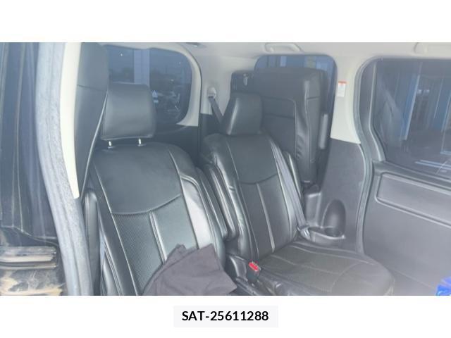 Toyota ESQUIRE 2015-09 8412241-21