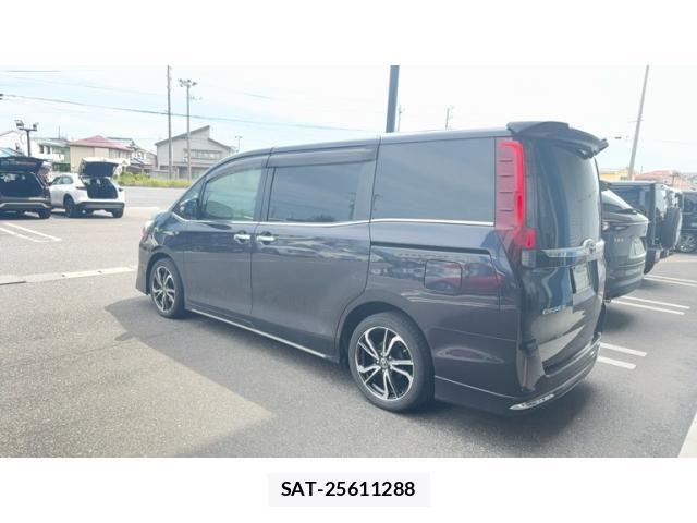 Toyota ESQUIRE 2015-09 8412241-2