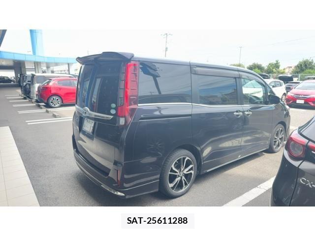 Toyota ESQUIRE 2015-09 8412241-3