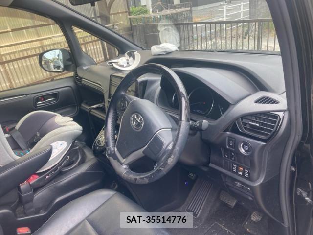 Toyota ESQUIRE 2016-09 8412238-15