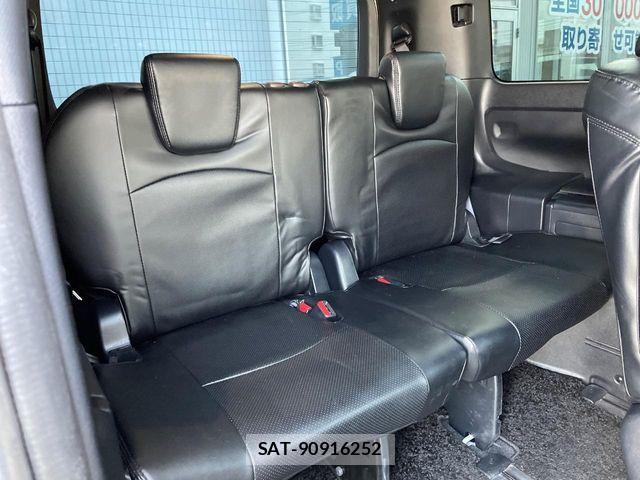 Toyota ESQUIRE 2017-12 8438102-10