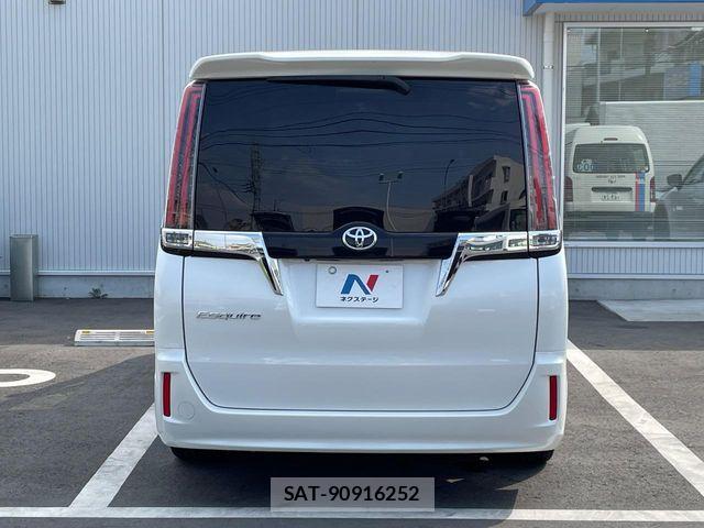 Toyota ESQUIRE 2017-12 8438102-15