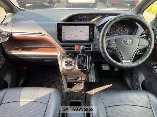 Toyota ESQUIRE 2017-12 8438102-1