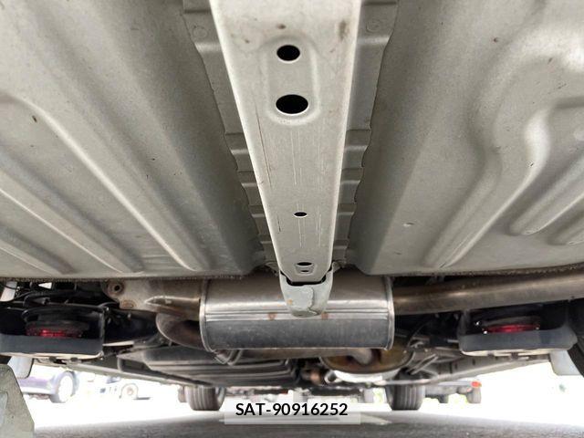 Toyota ESQUIRE 2017-12 8438102-19