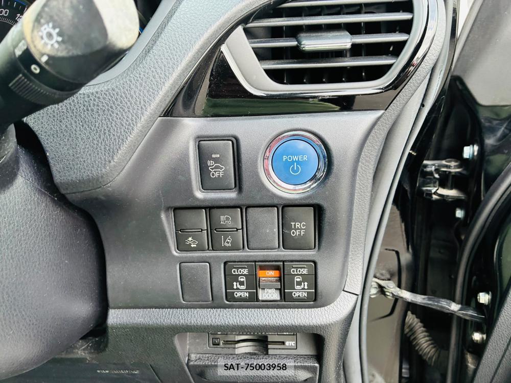 Toyota ESQUIRE 2016-06 8351499-16