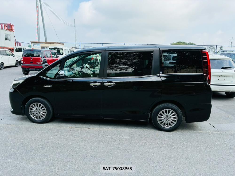 Toyota ESQUIRE 2016-06 8351499-1