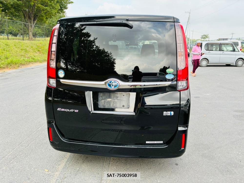Toyota ESQUIRE 2016-06 8351499-3