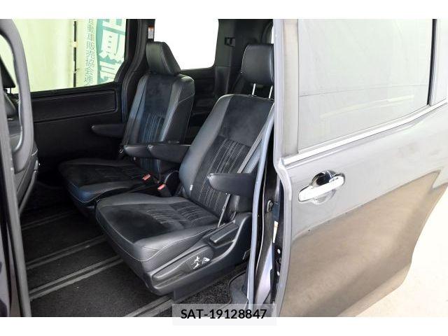 Toyota ESQUIRE 2019-02 8561809-11