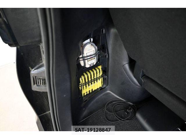 Toyota ESQUIRE 2019-02 8561809-14