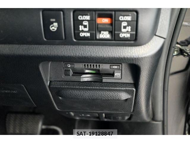 Toyota ESQUIRE 2019-02 8561809-18