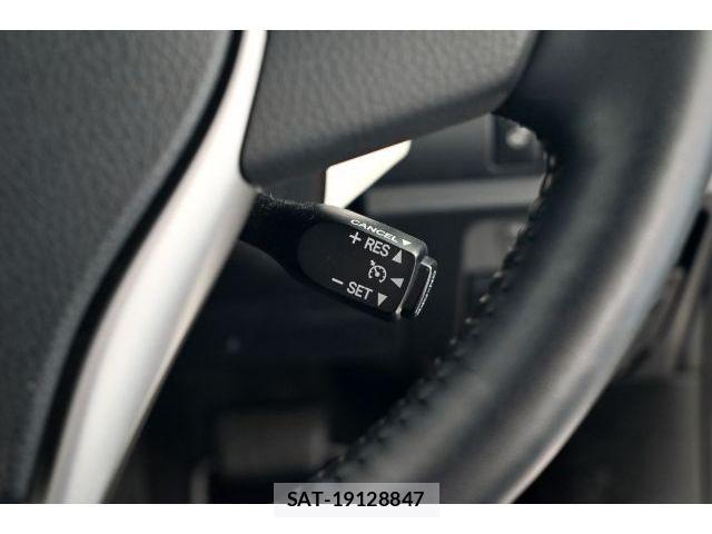 Toyota ESQUIRE 2019-02 8561809-20
