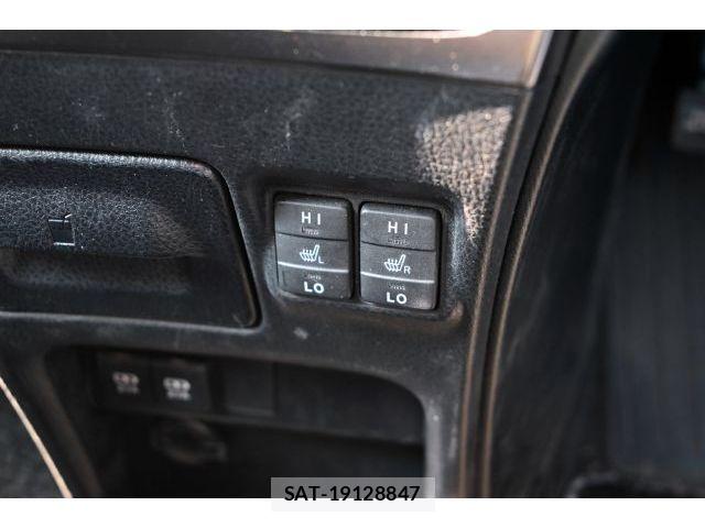 Toyota ESQUIRE 2019-02 8561809-21